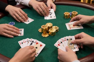 Multihand Blackjack Spielautomat bei Yep Casino spielen